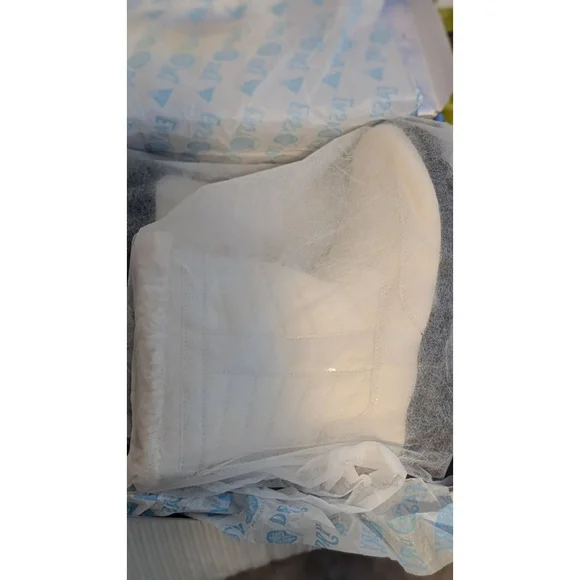 Women's Easy Works by Easy Street Winter White Waterproof Boots Size 10 - Picture 11 of 13